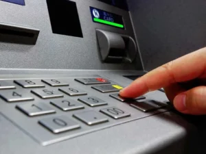 Bàn phím ATM: Tại sao luôn được làm bằng kim loại?