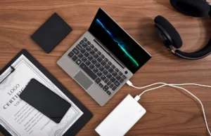 Sạc pin cho laptop: Có thể dùng sạc điện thoại được không?